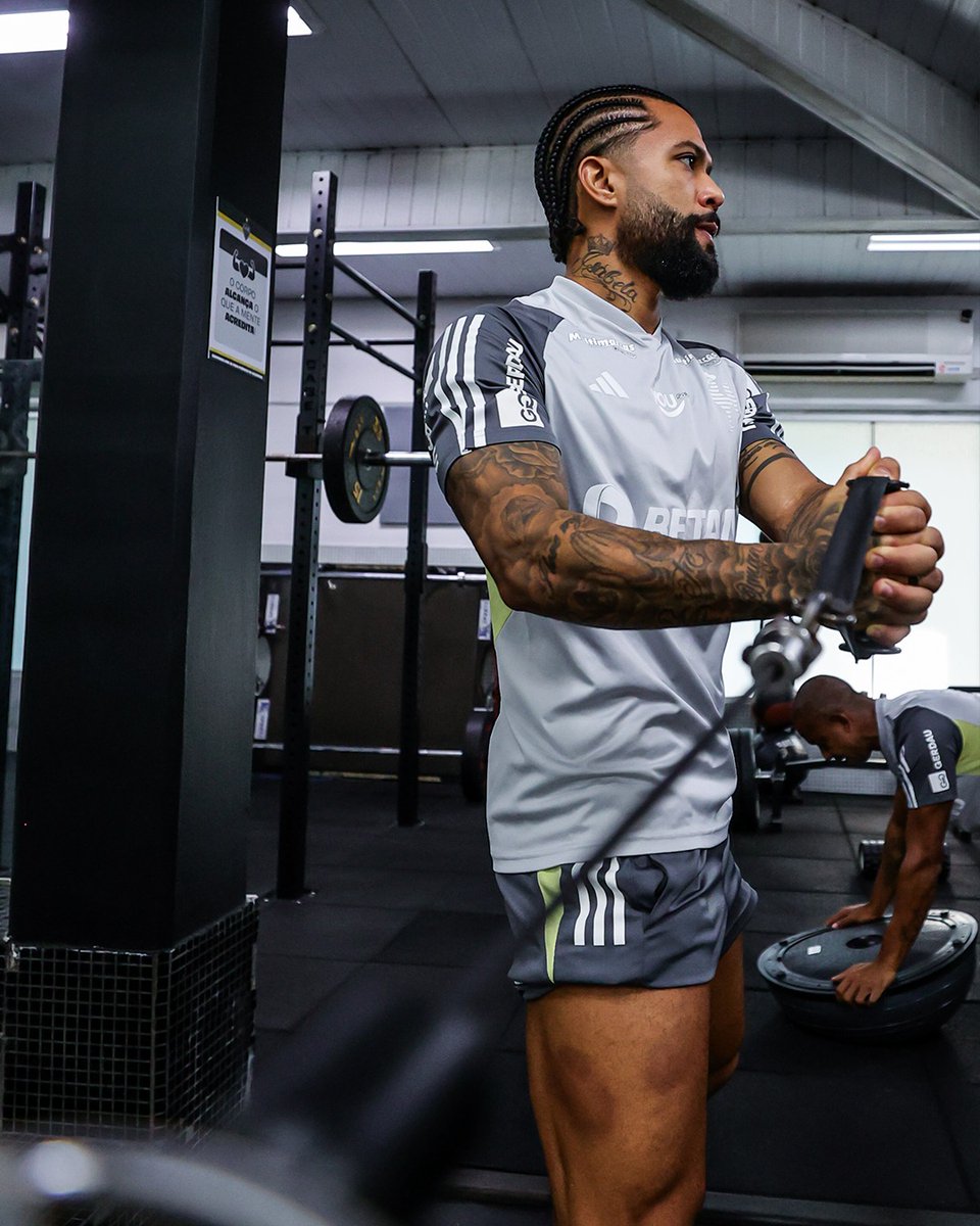 Atletico's tweet image. 💪🏼🏋🏽⚽ O dia na Cidade do #Galo teve academia e trabalho em campo com foco na preparação física!