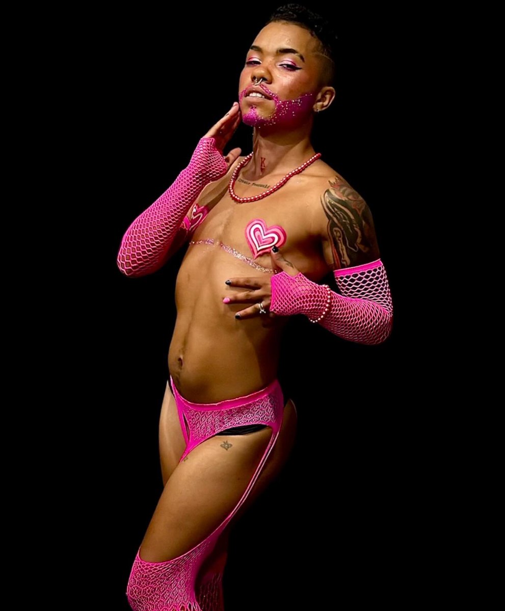 Trans Twink In Pink 💅🏾🏳️‍⚧️
