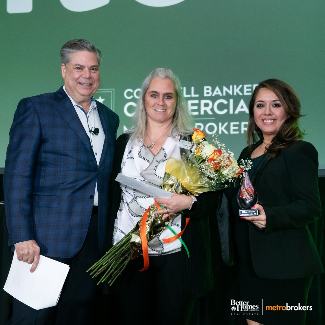 MetroBrokers's tweet photo. Behind every successful agent, there's an incredible office manager keeping things running smoothly.

We're thrilled to honor Stephanie Lanier from the Stockbridge Office and Anita Lee from the Rabun Office as our Office Managers of the Year! 

#OfficeManagers  #MetroBrokers https://t.co/YYJMfx1Hu2