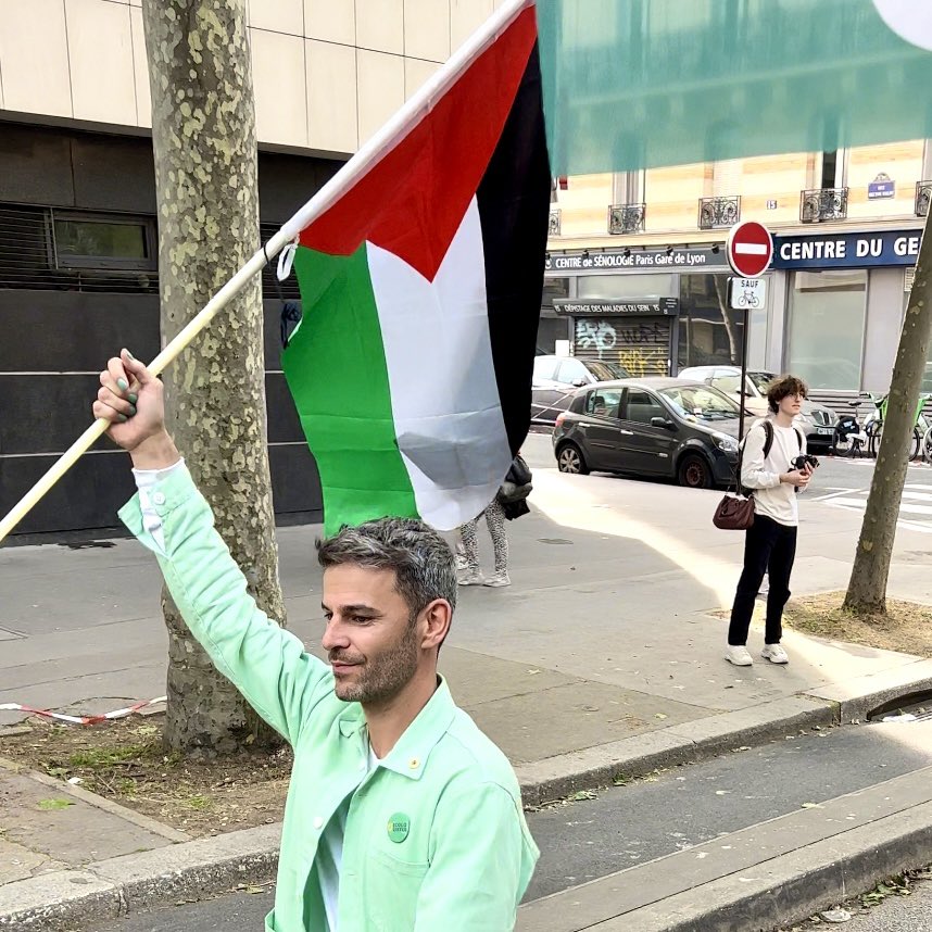 Si nous laissons ce drapeau sombrer, alors ce sont nos valeurs que nous ferons disparaître. ✊🍉 #1erMai2024