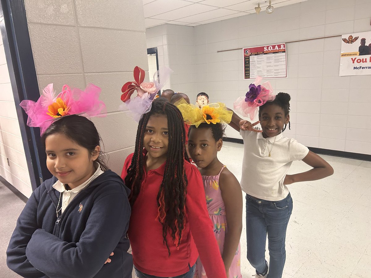 Ms_SierraWelsh's tweet photo. Our beautiful derby hats. Grade 2 did a beautiful job! 😍 #McFerranProud @McFerranKY @McFerranAP @LDJones01 https://t.co/ZNiSS8EvGC