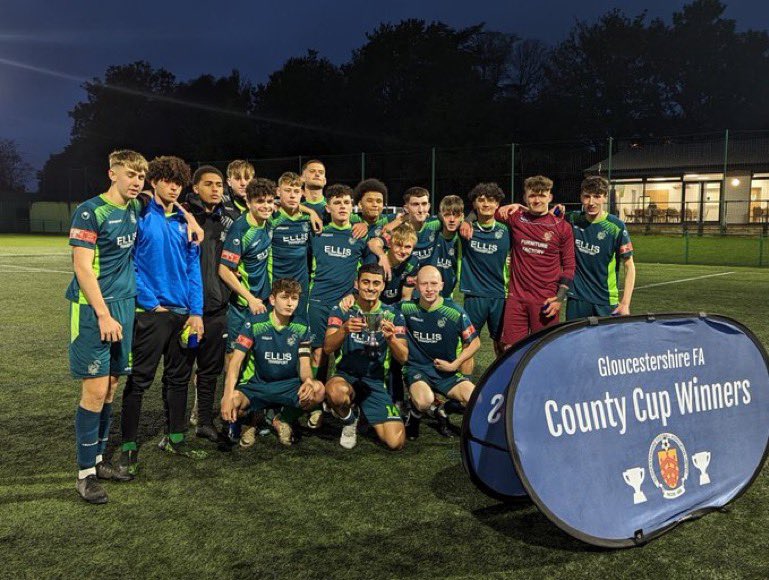 Slimbridge18s's tweet image. Well done lads 🏆

#UpTheSwans🦢