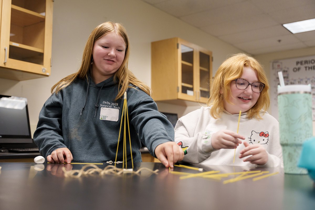 Today Delta hosted Girls' Day Out for over 500 local middle schoolers. From circuit building to coding with beads, the event was a hands-on experience to introduce young women to Science, Technology, Engineering and Mathematics (STEM) activities. 🧪🔬💻 #TheDeltaWay #GirlsDayOut