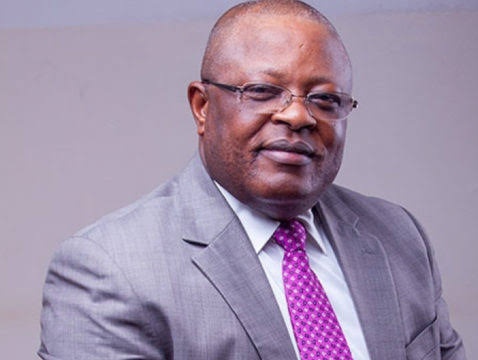 One inseparable traits of Umahi still remains arrogance, wastefulness, corruption. Imagine a Minister of works that døesn't understand what ENVIRONMENTAL IMPACT ASSESSMENT is?

The sea is too large to reclaim as much you wanted not demolishing people's properties. #HappeningNow