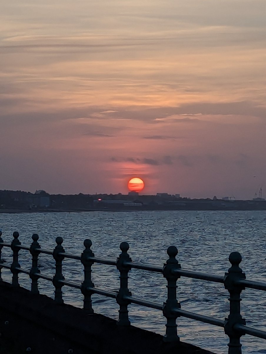 A beautiful #sunset to welcome me home from my travels. The sun looked enormous tonight! #Portobello #Edinburgh