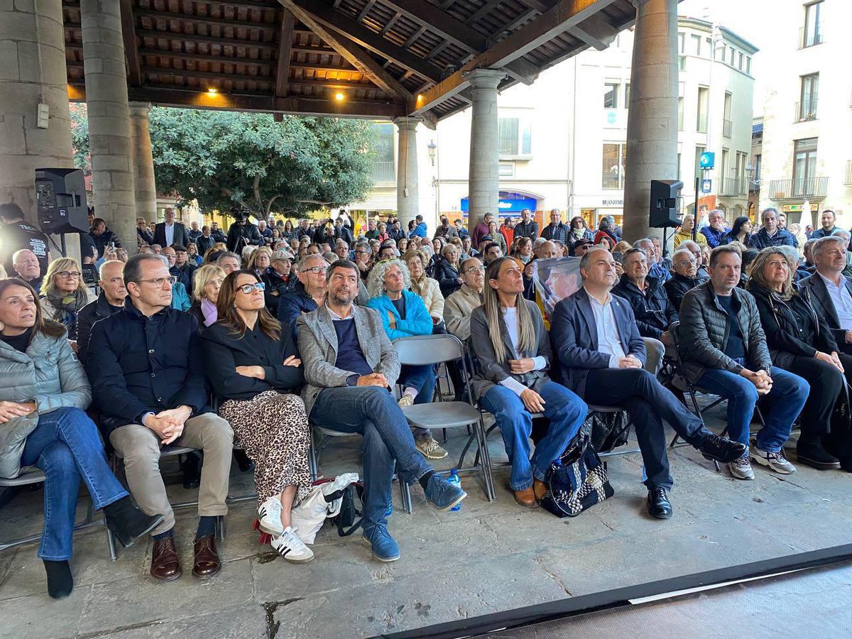 📸 El secretari general, @jorditurull, la portaveu al Congrés @miriamnoguerasM i els candidats @jcanadellb i @raulgr82, han participat en un acte de campanya a Granollers davant més de 300 persones.