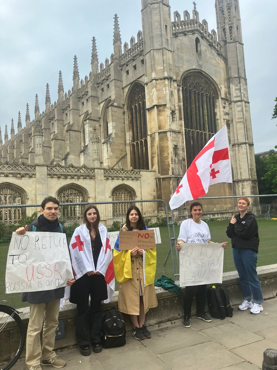 Georgians living in Cambridge demonstrated on King's Parade this evening, standing in solidarity with tens of thousands of their compatriots who are protesting against the increasingly authoritarian pro-Kremlin government. #StandWithGeorgia #NoToRussianLaw