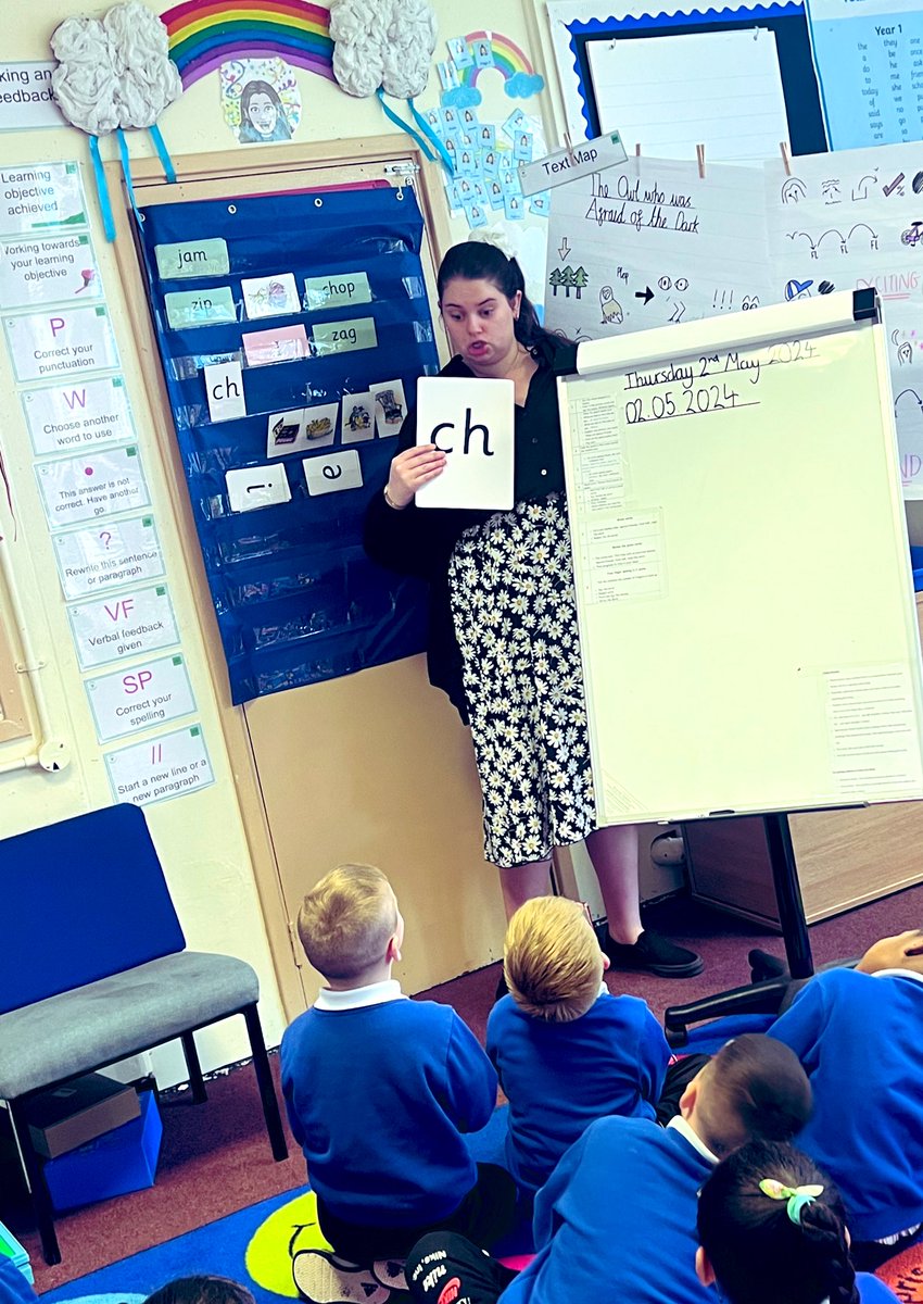 #phonics in full flow this morning with Miss Taylor! #RWI 💚
@greenheartLP