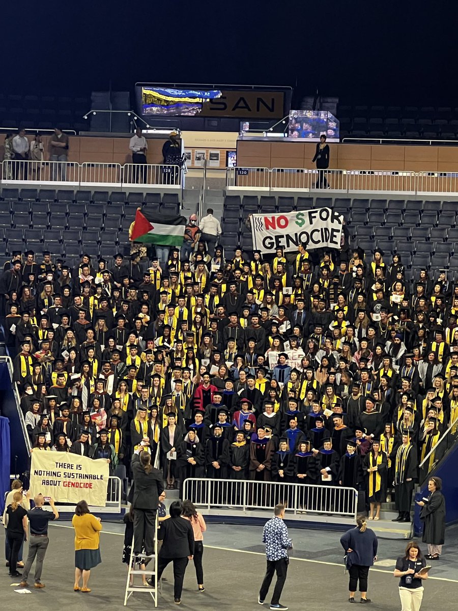 Congratulations to the Class of 2024 at the University of Michigan’s School of Environment and Sustainability! THERE IS NOTHING SUSTAINABLE ABOUT GENOCIDE NO $ FOR GENOCIDE 🇵🇸 @UMSEAS @UMich