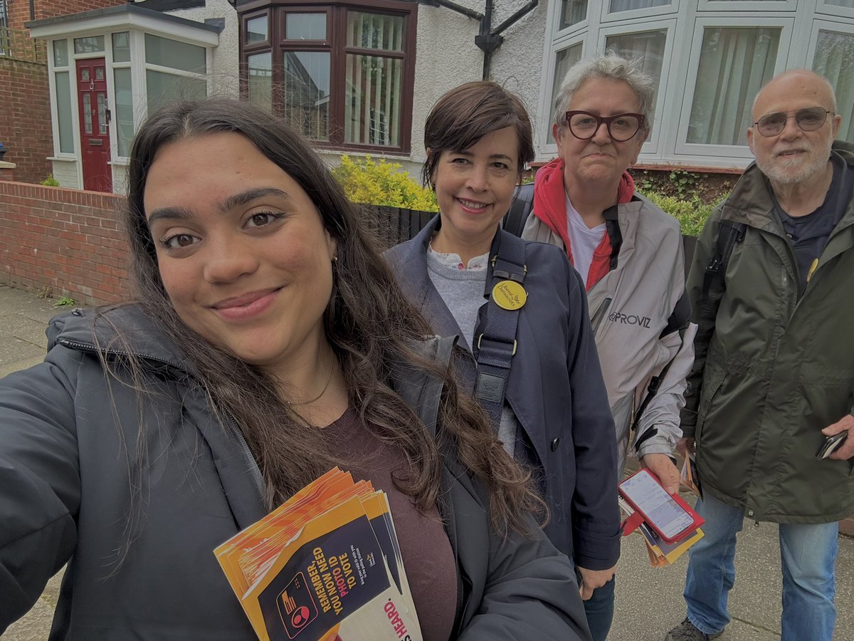Out earlier with @SueWixLD and great reception for @LondonLibDems. Wishing all of our brilliant Lib Dem candidates the best of luck ! 🔶🔶🔶