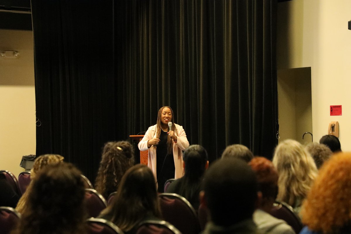 On April 17, Torrance community members gathered at the George Nakano Theatre to chat with our CEO, Dr. Adams Kellum, about their concerns about homelessness. This was a great start to future collaborations! Thank you to everyone who came out!