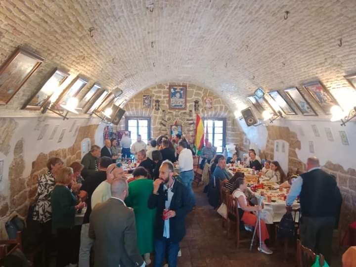 Hermandad de las Cigarreras. Cádiz

⚫⚪
ACCIÓN DE GRACIAS Y CONVIVENCIA DE LAS CIGARRERAS

El pasado miércoles 1 de mayo, celebramos la Santa+Misa en Acción de Gracias por los frutos obtenidos tras la Cuaresma y Semana Santa... Ver más
facebook.com/share/a33k6zU5…