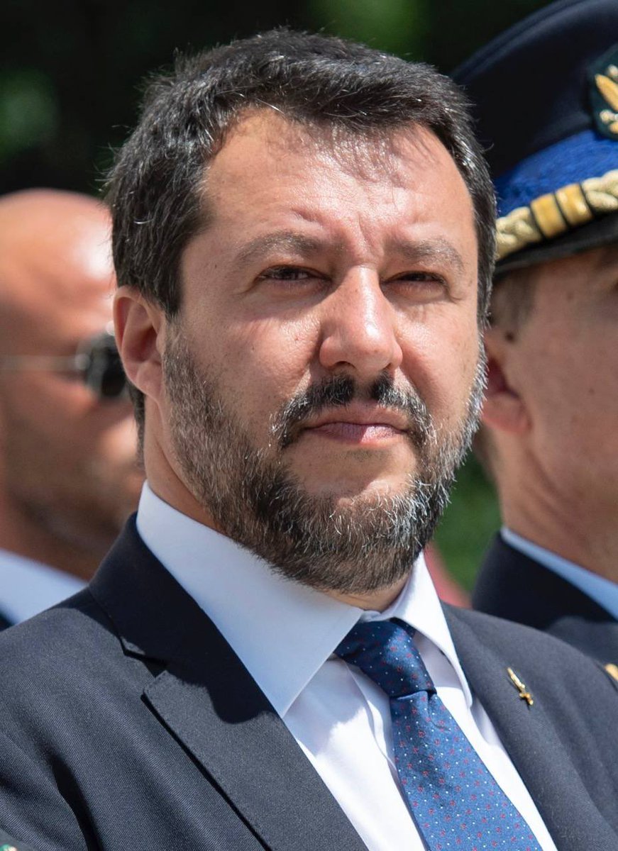 🇫🇷🇮🇹 - @matteosalvinimi  in risposta all’intervista del Presidente francese : 'Mai un soldato italiano a morire nel nome di #Macron'