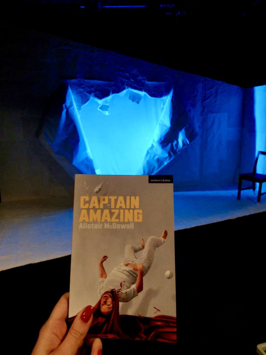 We’re reviewing Captain Amazing at @swkplay this evening. What shows are you seeing tonight, Besties! 🎭

#reviewpending