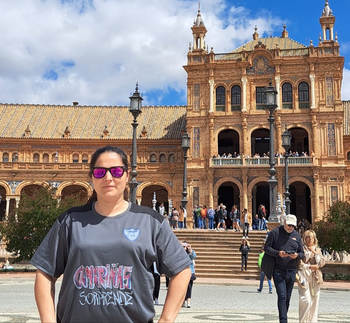 Que Lara non estuvo na Copa porque anda de copas! 😜🤣🤭 Sevilla ten unha cor especial...A nosa! 💙🤩💜 #EscolaCabrejo #ConcelloDeCamariñas