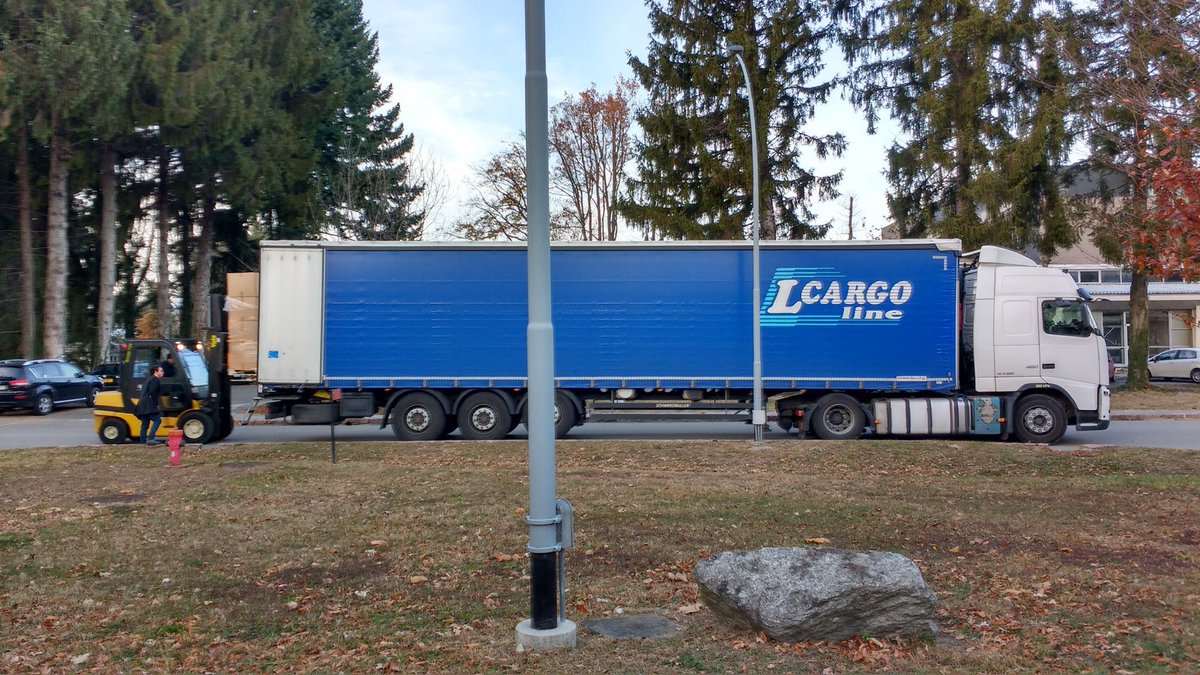 Is #ThrowbackThursday #TBT still a thing?🤔 2017, when we packed, loaded and shipped thousands of soils from 🇪🇺 #LUCAS18 survey for lab analysis.. memories, sigh🥲🤎