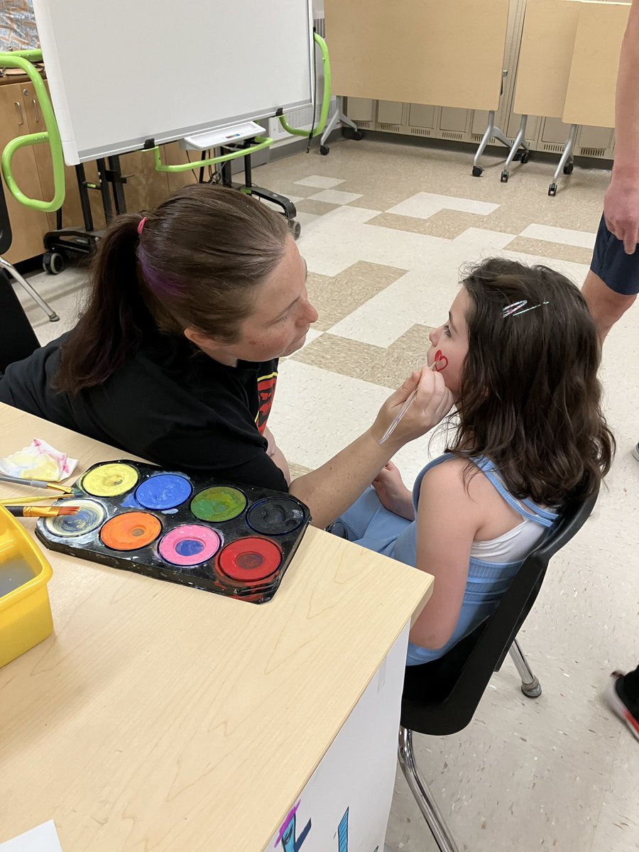 Face Painting FUN with our AMAZING School Community Council (SCC). <a href="/WestgateWolves/">West Gate Wolves</a>