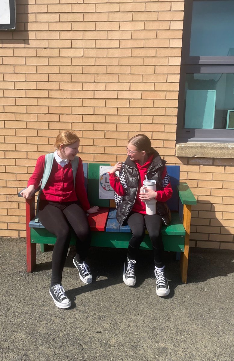 Sharing some joy on our @LDLetsTalk bench. We love having this bench in our playground! #JP2Chats #Friendship #LetsTalk