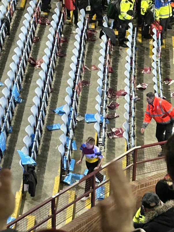 This is the woman who delivered potentially life saving CPR in L2 tonight. Find her. <a href="/AVFCOfficial/">Aston Villa</a> get her a free season ticket for life.