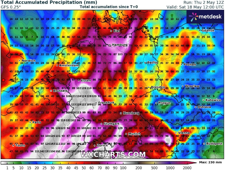 #Hochwasser 
GFS 12z rechnet bis Mitte Mai extreme #Regenmengen für den Westen/Süden und Norden!
Besonders vom Saarland/Rheinland-Pfalz, NRW/HE wären 100-150 L möglich!
Man bedenke, das die Böden nach den nassen Monaten gesättigt sind und heute mit #Unwetter 30-90 L Regen!
⚠️🌧️🌊