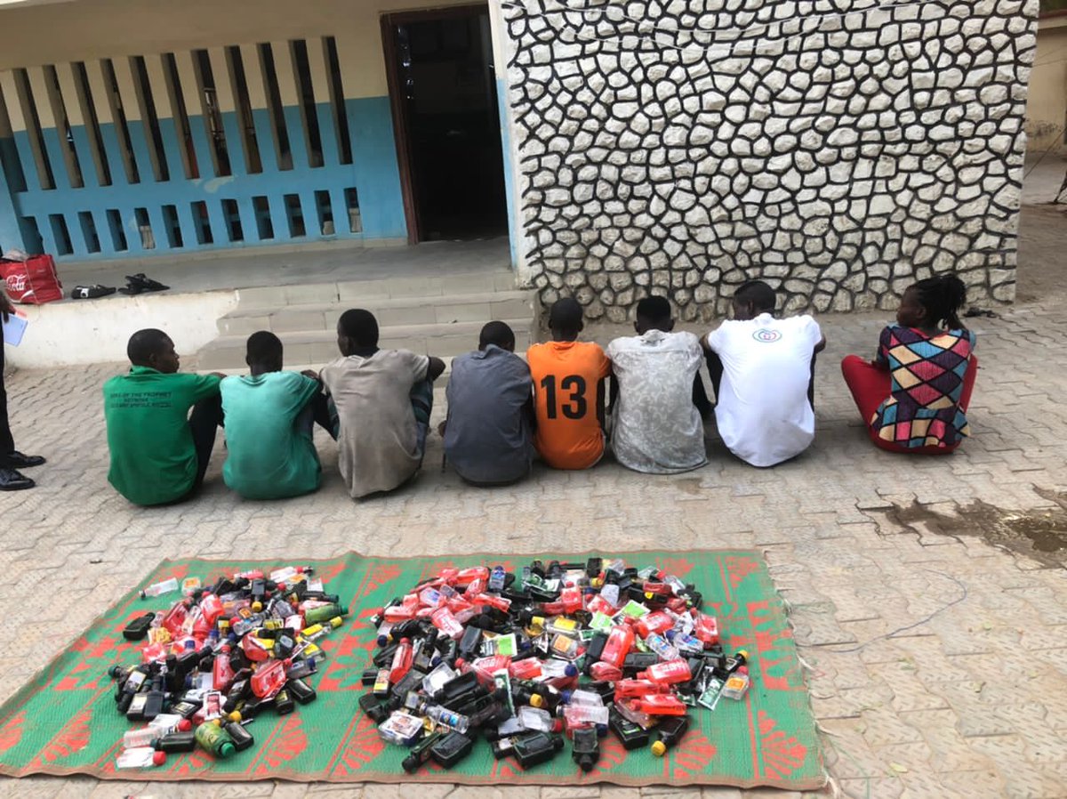 ‘Repentant Boko Haram Terrorists’ Set Ablaze NDLEA, Customs Checkpoints In Borno; Chase Away Operatives | Sahara Reporters bit.ly/3UHs91h