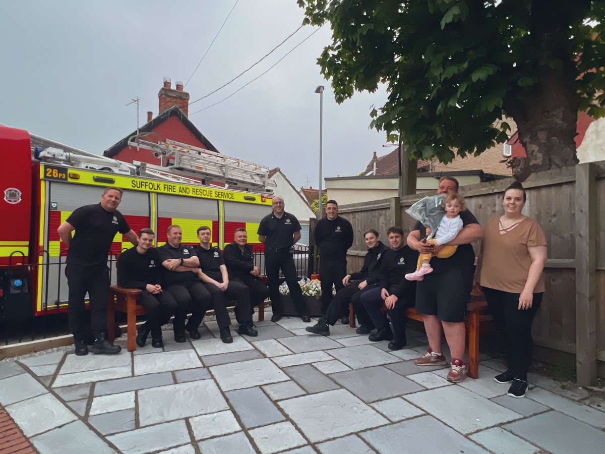 SuffolkFire's tweet photo. Tonight Long Melford firefighters were joined by the family of the late Brian Stringer to celebrate his wife Sally’s 60th birthday. Brian served as Watch Manager for many years, therefore It was a fitting tribute to gift flowers to sally and her family during a small ceremony 🚒 https://t.co/HxvivS7KDK