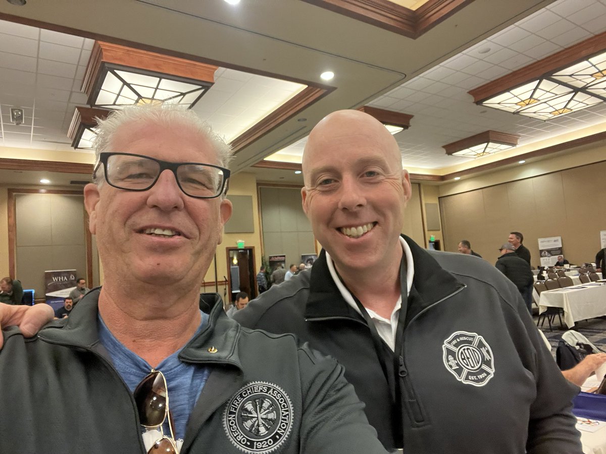 Small world when one of @OregonFireChief attendees @BendFireRescue @bendfirefighter not only say's phenomenal presentation but also remembers you from #MASS back in the day 🤔@PIOMarkBrady @RealBritaHorn @fireengineering @Donnie_Hutch @usfraorg @floridaFFsafety @TheIPSDI