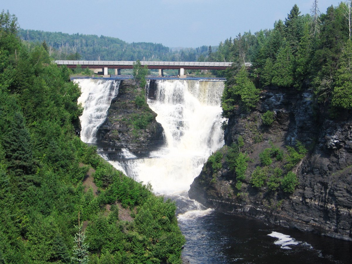 #KakabekaFallsPP is the ultimate adventure basecamp, the thrill flowing as freely as the park's mighty waterfall! 🌲 🌊 Plan your visit to this picturesque park and discover #ThunderBay's many attractions. ⤵️ bit.ly/3UvtFUh