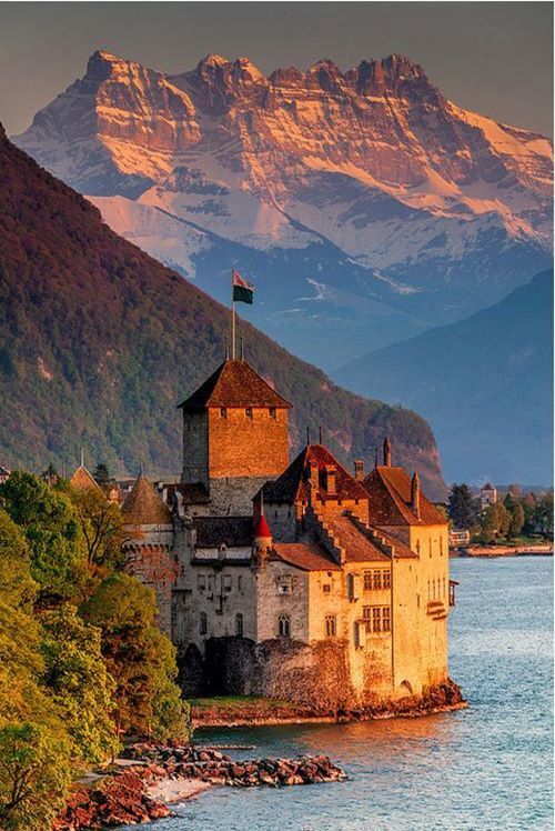 Chillon castle Switzerland 🧐😍🥰🌹