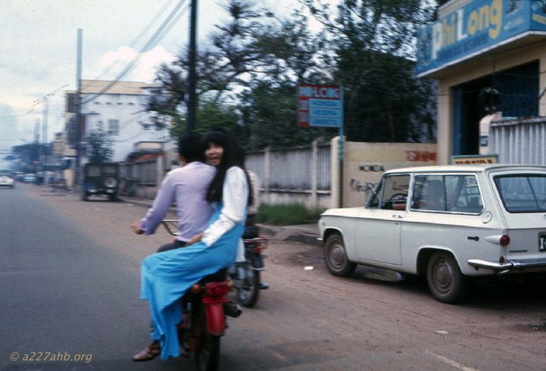 Cong Ly street, 1969 Photo by Wayne Trucke