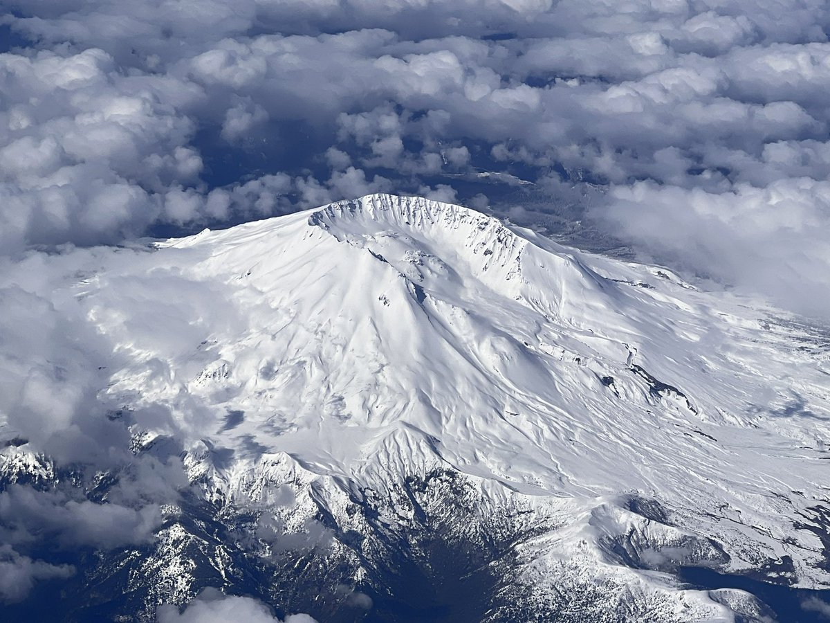 Got a nice winter view of Mount Saint Helen’s on our flight to Los Angeles. I remember shoveling ash when it erupted many years ago!
.
.
#pnw #adventure #explore #mountsainthelens #mtsthelens #nature #outdoors #hiking #mountains #mountainclimbing #volcano  #mountsthelens