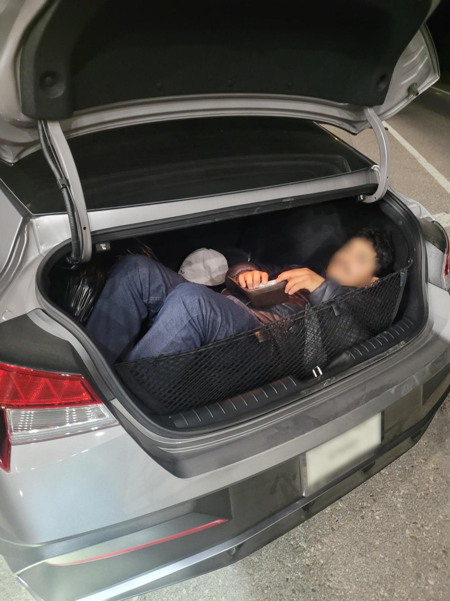 Immigration checkpoints play a vital role in #BorderSecurity.

On April 25, a migrant concealed inside the trunk of a vehicle was arrested at the SR-90 Checkpoint. An additional migrant was in the rear seat. The U.S. citizen driver faces criminal charges.