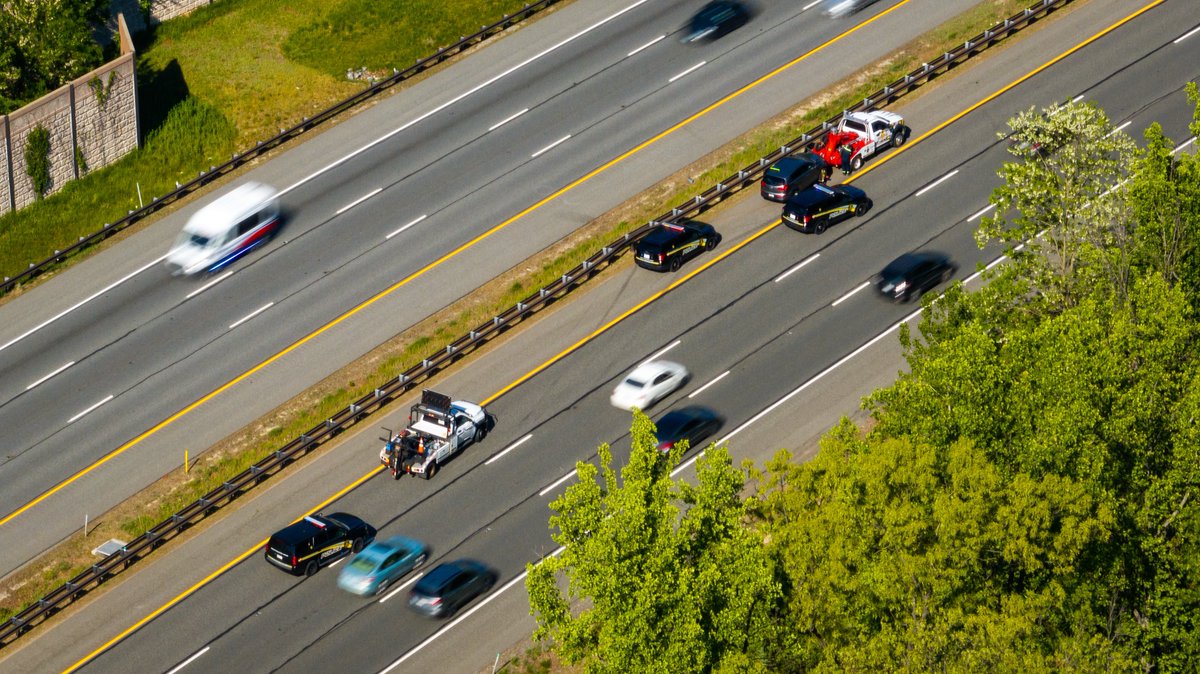 💥Crash ICC RT200 eastbound approx. 1/2 mile past New Hampshire Ave Exit. Right 2 lanes getting by. Please #MoveOver and #SlowDown. @WTOPtraffic #MDTraffic @CordellTraffic