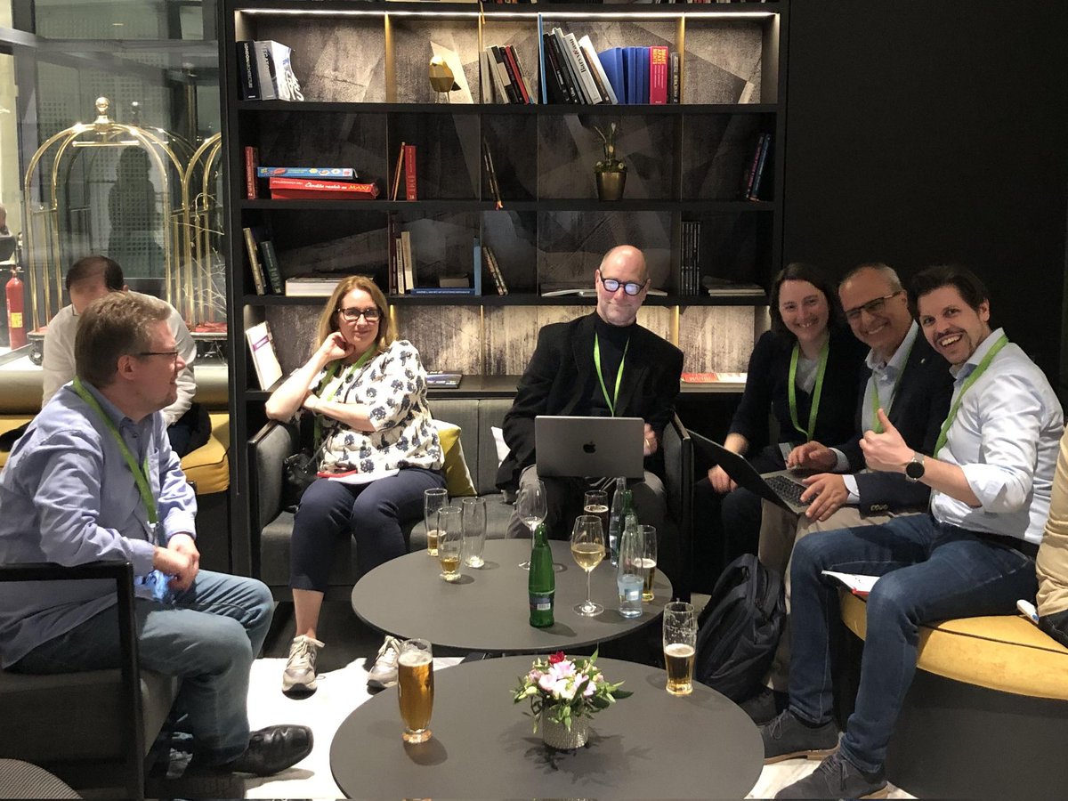 Santos' Lab tweet media