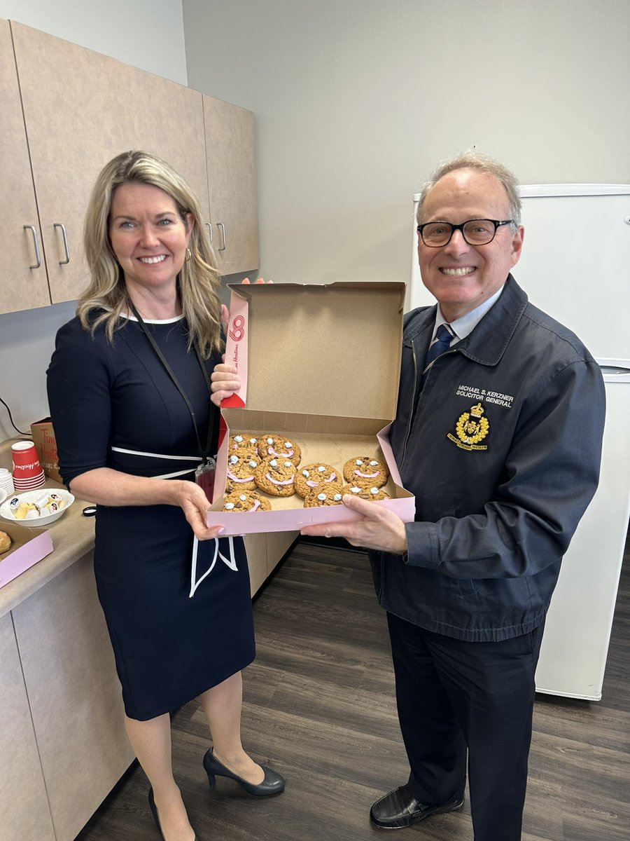 A big thank you to @BBBSNS for inviting me to volunteer at @TimHortons in Midland to decorate #smilecookies! It was an honor to be a part of such a meaningful event. The funds raised are crucial in supporting BBBS of North Simcoe's mission to empower youth in our community.