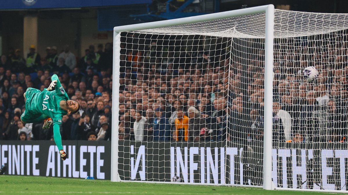 Guantazo ‘de Champions’ del Chelsea al Tottenham Hotspur. Los cabezazos de Chalobah y Jackson alejan al Tottenham de la 4ª posición de Premier. El Chelsea tuvo muchas, aprovechó las mejores a balón parado y detallazo la falta al larguero de Cole Palmer. Ganan el derbi.