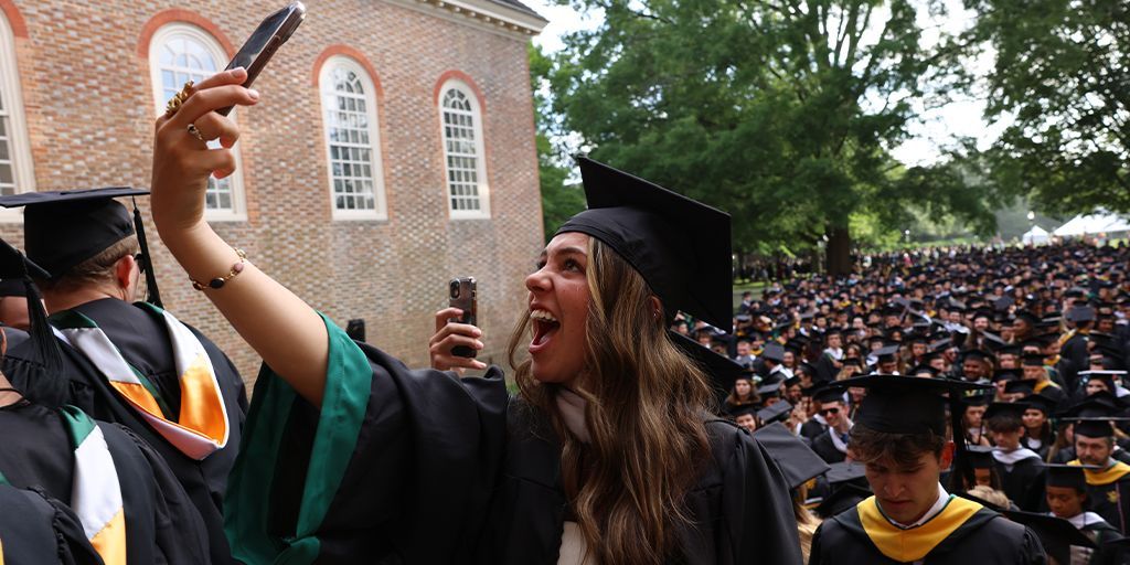 W&M family, it's time to celebrate #wm2024...and we need your help! 

Share your favorite photos and messages for your grad using #wmGrad or at the link below,  and they may appear on the big screen at Commencement. 

wm.edu/sites/commence…