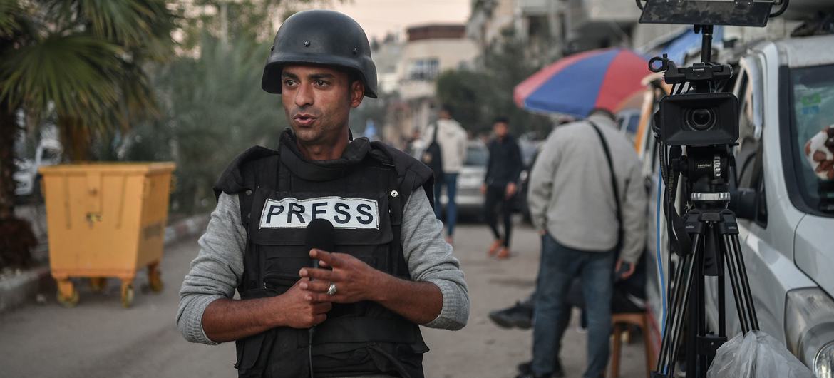 Палестинские журналисты, освещающие события в секторе Газа, стали лауреатами Всемирной премии ЮНЕСКО/Гильермо Кано за свободу прессы 2024 года. news.un.org/ru/story/2024/…