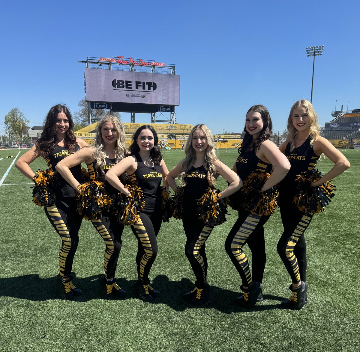 BeFit Day 💪

This initiative aims to ignite a passion for healthy, active living among youth, fostering positive habits + choices for their overall wellbeing 💛

TDC had fun leading a Dance & Cheer session with all the participants on #TimHortonsField 🏟️ 

#OskeeWeeWee | #Ticats