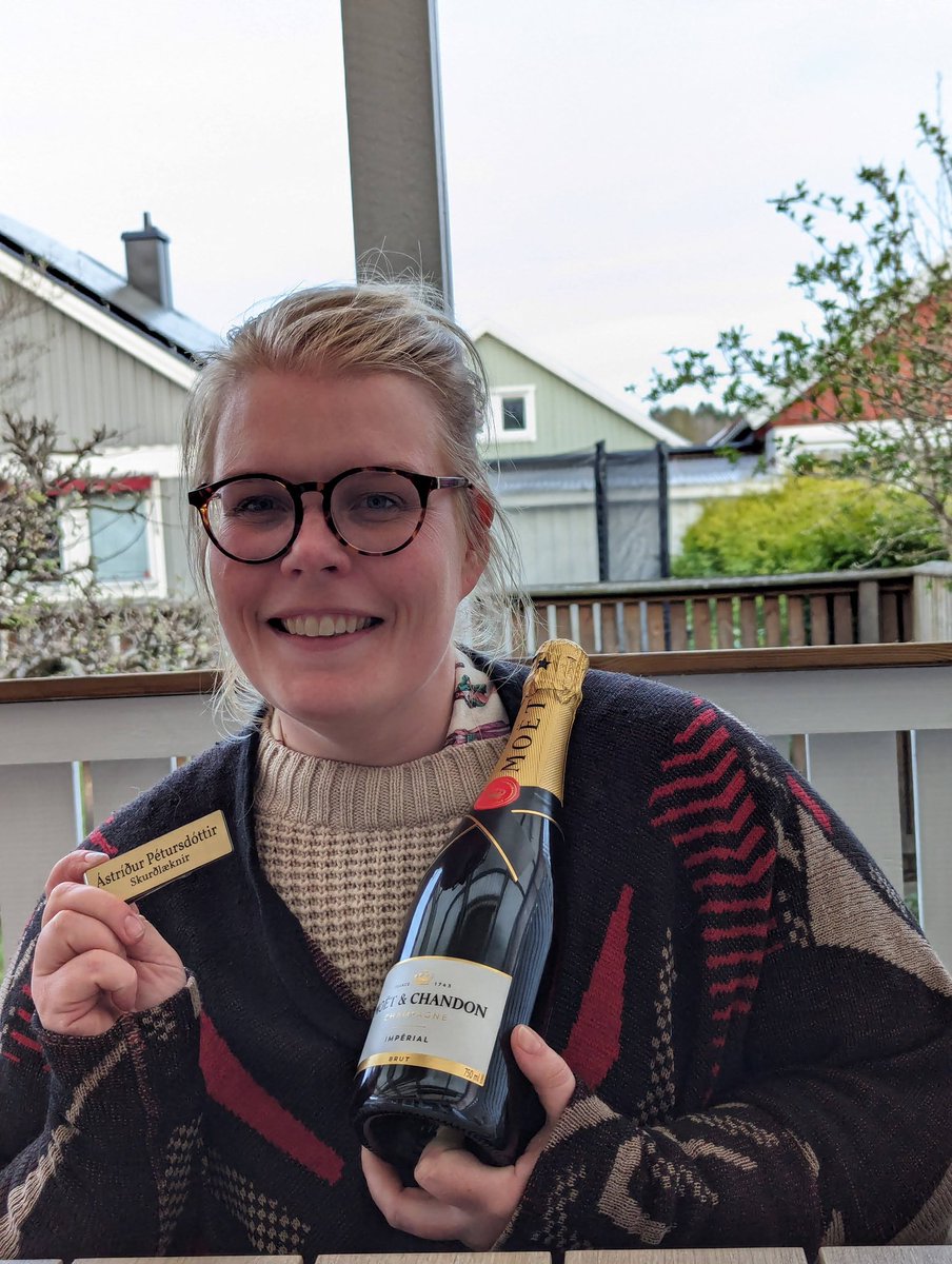 Núna er ég SKURÐLÆKNIR🥂🥂🥂