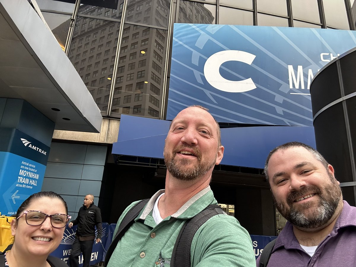 The Instructional Technology team traveled to the @Google NYC headquarters to learn how to best leverage AI in the new, transforming world of #edtech @christinak12 @timm_doug @Terlecki_EdTech @crys_samuels