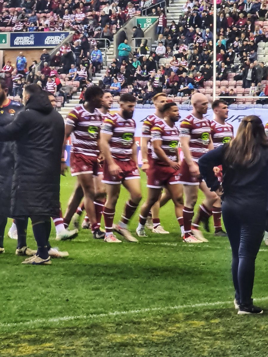 Wigan 🍒⚪️ 🆚️ Catalans 🐉 30minutes late but we found a way in the end 🙂 Even rhiufg we are behind 8-6 at half time still predicting us to come back and find a way to win comfortably tonight Let's Gooooo #WIGCAT #ALWAYSLATE #LASTMINUTEFINDAWAY #LETSGO