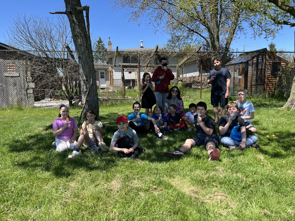 A beautiful afternoon spent outside with Pallies! Thanks to <a href="/mrs_daley4/">Mrs Daley</a> for teaching us about frisbee golf and the cold treats! Hopefully next time we aren’t the targets 😂 <a href="/GEDSB/">Grand Erie District School Board</a> <a href="/JarvisJets/">JarvisPS</a>