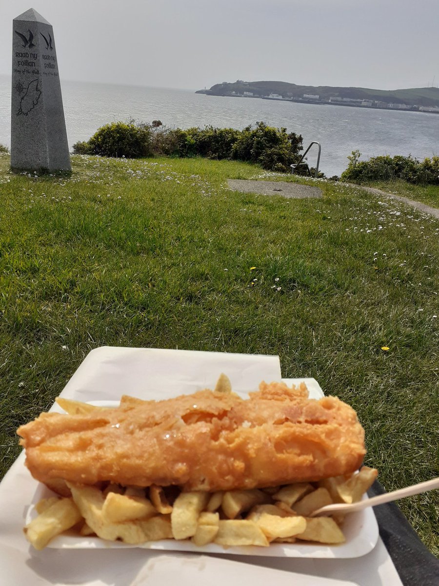 After that little tour of duty I can confirm....
Fish n chips......excellent 👌
Icecreams.........excellent 👌
Scones..............excellent 👌
Everything perfectly acceptable and ready for the TT 👍🇮🇲🏍🏁
You're welcome 😉😂😂
#thestrugglecontinues