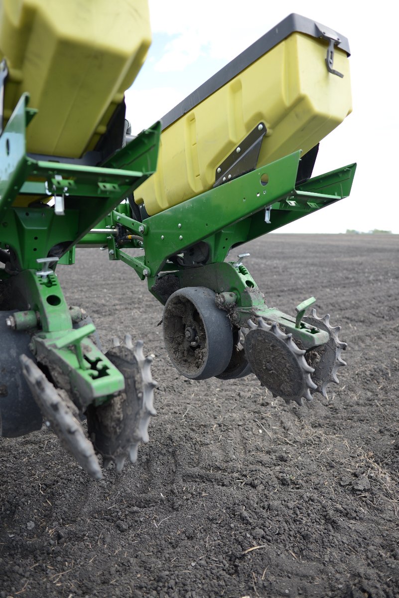 Wishing the best to all the farmers who are hard at it getting their seed in the ground during this #plant24 season. #mudsmith #familymade #plant24 #mudsmithgaugewheels #MadeInTheUSA #openrimdesign #farmlife #aglife