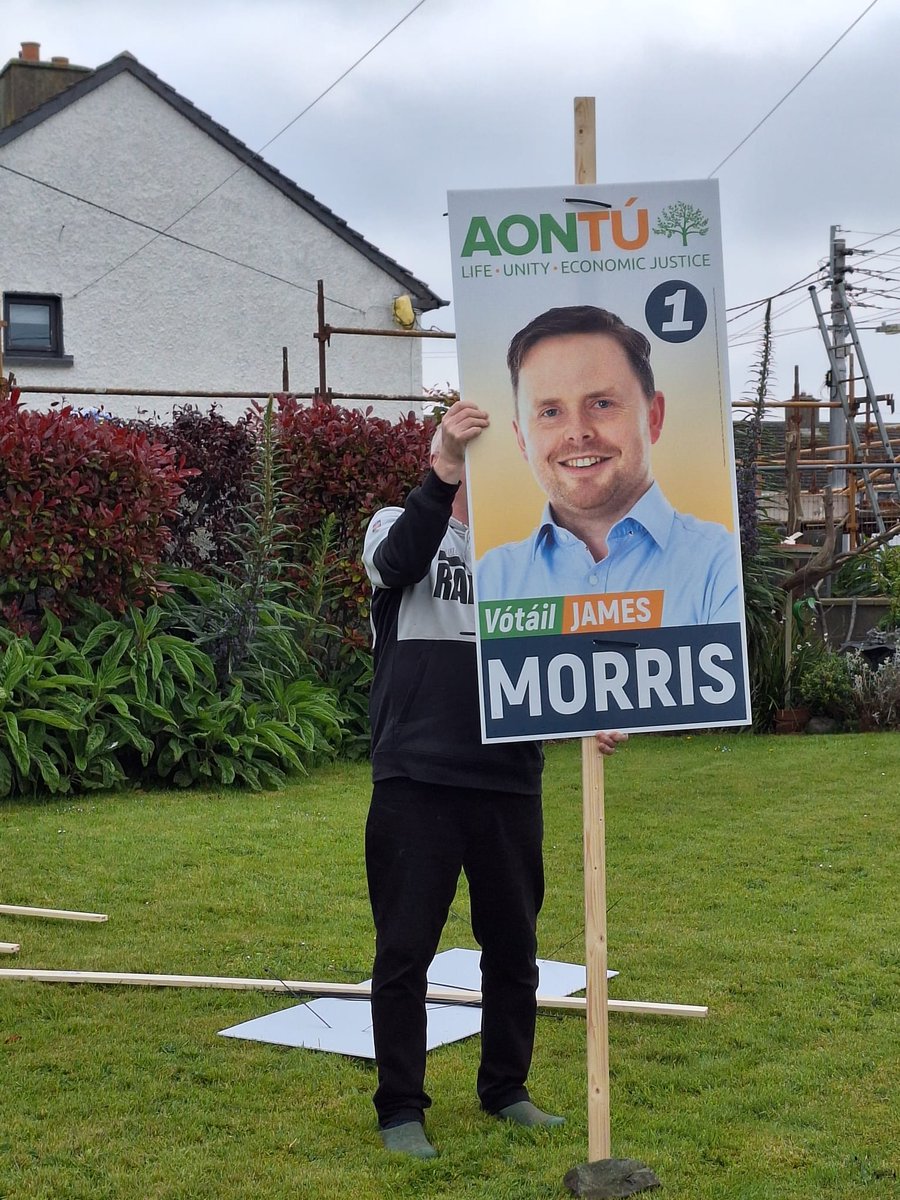 Hundreds of Aontú canvassers are having conversations with thousands of real people every week about what's actually happening in this country. 

We are the best organised opposition to this government. 

We are a grassroots movement of the people. 

#VótáilAontú1
