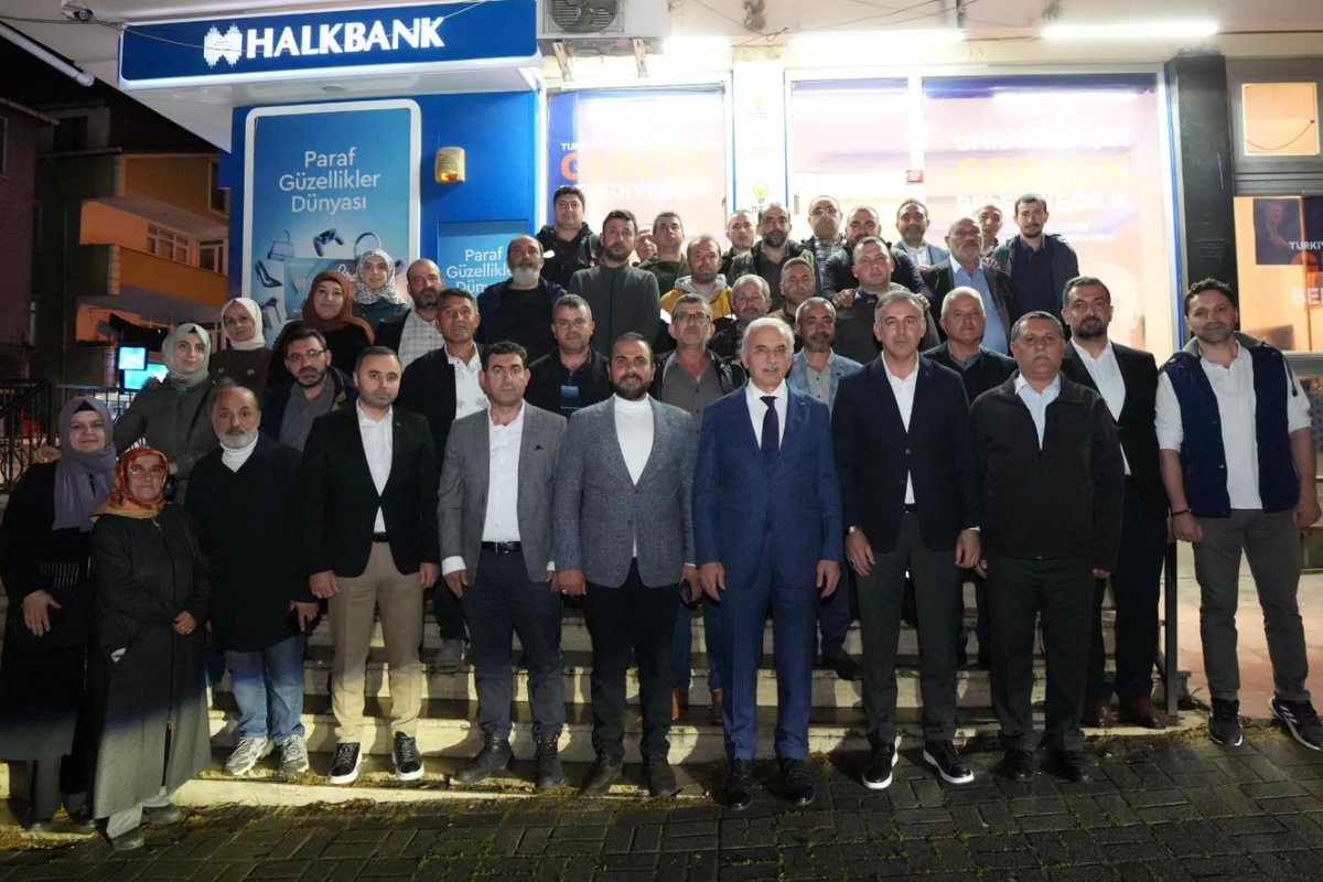 Bu akşam, AK Parti Ümraniye İlçe Başkanımız @cetinkaya_salim ile birlikte Adem Yavuz, Huzur ve Parseller mahalle teşkilatlarımızın haftalık olağan toplantılarına katıldık. Her fırsatta emektar dava arkadaşlarımızla buluşmaya devam edeceğiz. Birlikteliğimiz daim olsun.