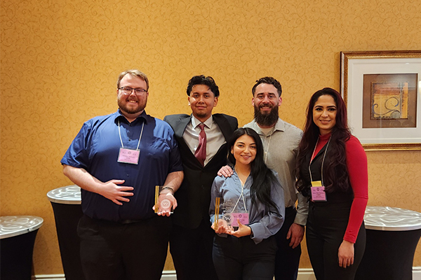 CSUSB Jack H. Brown College of Business and Public Administration students won five awards in the prestigious 2024 International Collegiate Business Strategy Competition
.
Read More: bit.ly/3wgmhCW
.
.
#Boldvision 🌎 #Coyotepride🐺💙