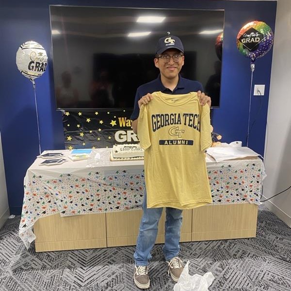 Congrats to Johnny, an Academic Success & Advising (ASA) and Experiential and Engaged Learning (E2L) student assistant, on his upcoming graduation! 

Johnny is a Computer Science major and worked in the Office of Undergraduate Education (OUE) for 4+ years. 

#GeorgiaTech #GT24