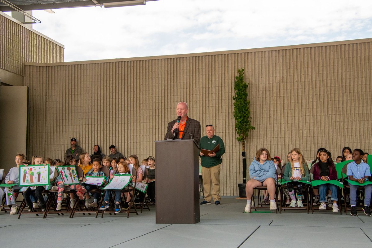Thank you to @MurrayCityUT for inviting us to celebrate Arbor Day and Earth Day with them. Murray was awarded their 47th consecutive Tree City USA designation, the longest-running Tree City in Utah. The State Forester was on hand to help award Murray City with this honor.